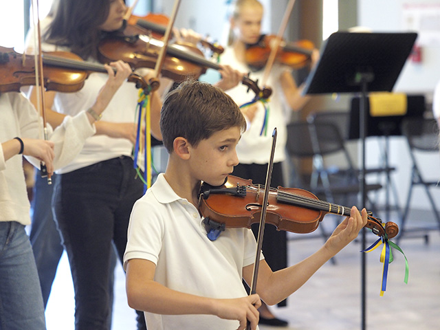 child playing violin